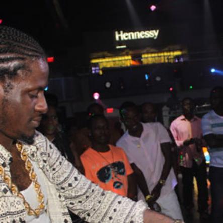 aidonia-performs-at-famous