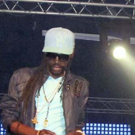 Munga takes the stage to roars from the crowd