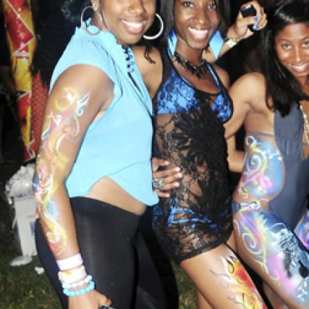 Sheena Gayle

The spray paint bellas looked gorgeous with the body paint art on them.