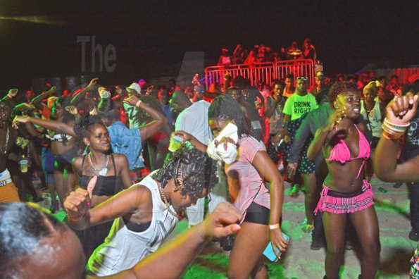 Wray & Nephew White Rum Bikini Sundayz (Photo highlights)