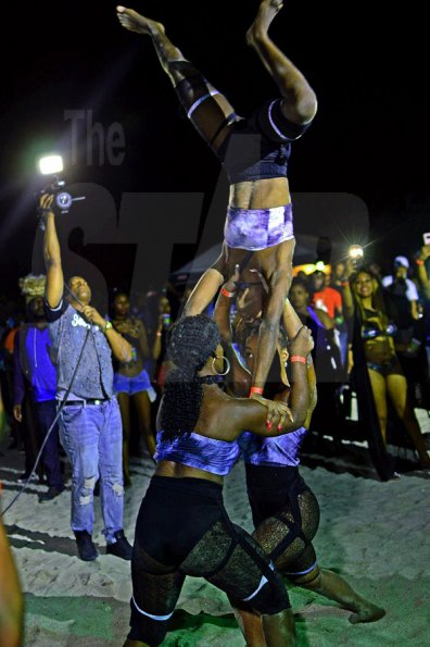 Dance fever at Bikini Sundayz (Photo highlights)