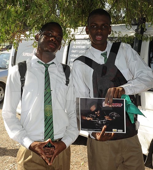 Ian Allen/Photographer
Champs 100 celebration at Calabar High School.