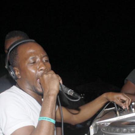 containerbeachpartydd20120331am