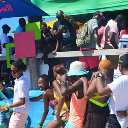 Dip Suh Beach Party dubbed: "Day Break" (Photo highlights)