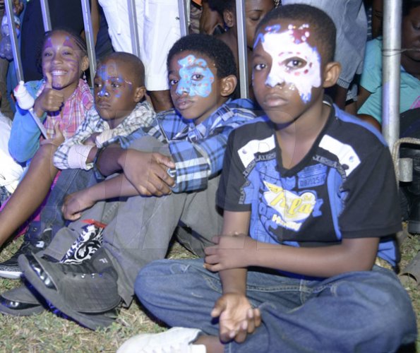 Gladstone Taylor / Photographer

from left Ryhanna Duckett, Nickell Grey, Nathan Hall and Johnathan Scully

Fireworks on the waterfront 2014 at Ocean Boulevard, Kingston