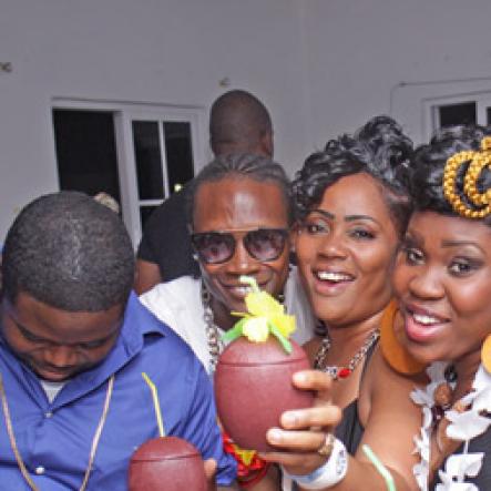 Overdose Hawaiian Pleasures, Bikini, Pool and Foam Party highlights