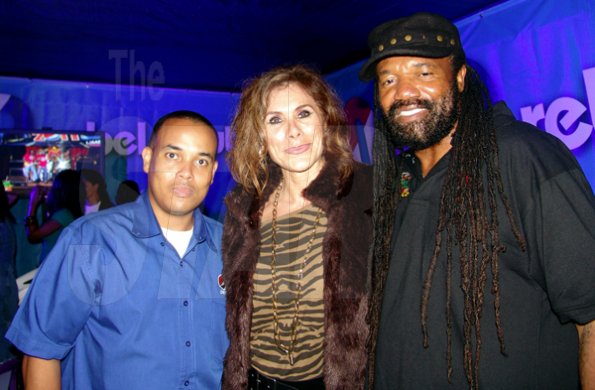 Contributed
Carlo Redwood (left), Head of Marketing Pepsi welcomes Leonora Rueda, Mexican Ambassador and Tony Rebel, organiser of Rebel Salute to the Pepsi 'Tun up' booth at Pepsi Rebel Salute in St. Elizabeth on Saturday January 15th.