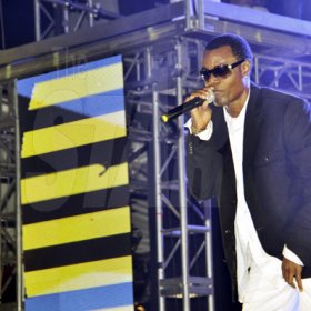 Photo by Janet Silvera
Wayne Wonder brought back memories.








 of how awesome an artist he really is at Reggae Sumfest 2011 at Catherine Hall in Montego Bay