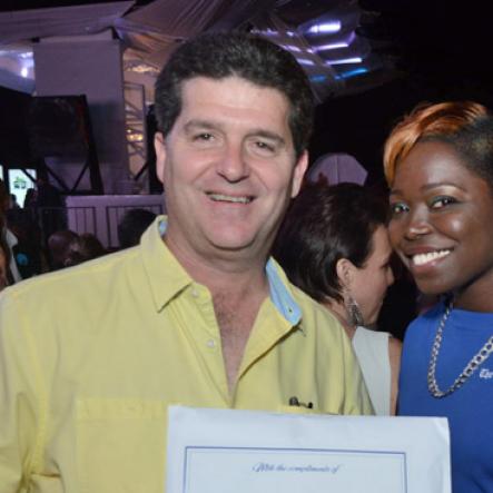 Ian Allen/Photographer
Gleaner give-away at Shaggy and Friends Concert on Saturday.