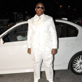 Shaquille arriving at his sweet 16 Birthday Party