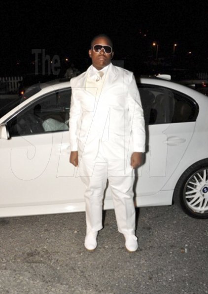 Shaquille arriving at his sweet 16 Birthday Party