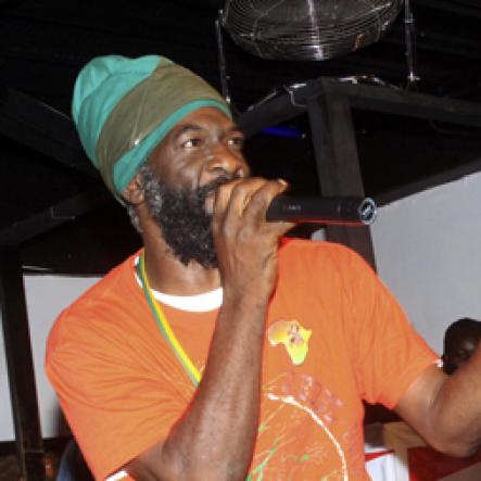 Kulcha Knox storms the stage with Capleton