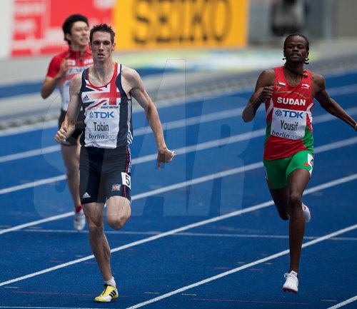 mens-400m-round1-CARIBE_runners-and-UK_Bingam-wins-silver-13