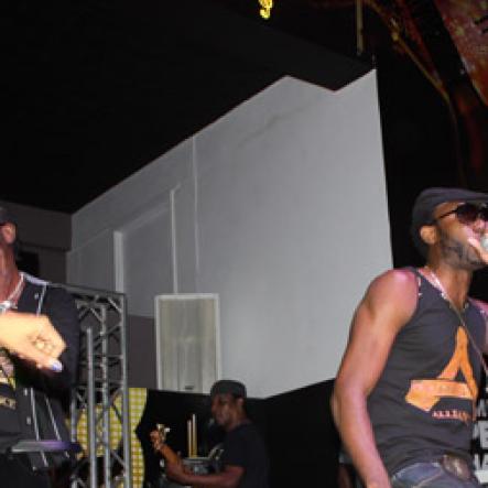 bounty-killer-performs-at-famous